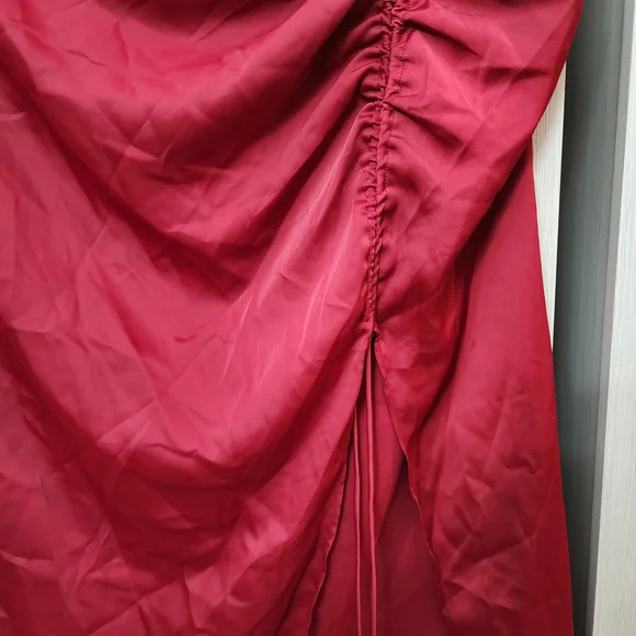 Elegant Red Ruched Skirt - Picture 7 of 10